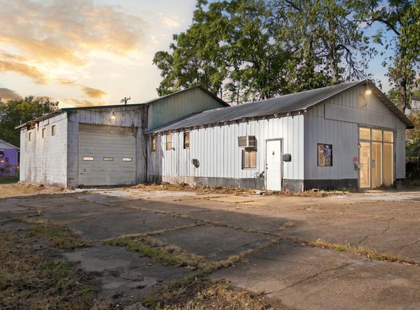 114 E Long Street, Branson, MO 65616