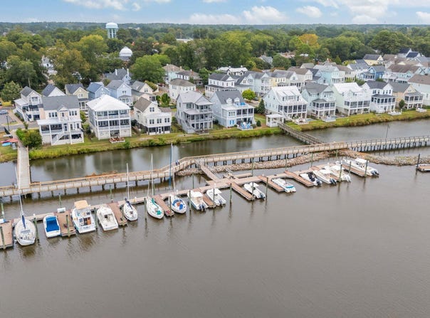 E Water Street, Washington, NC 27889