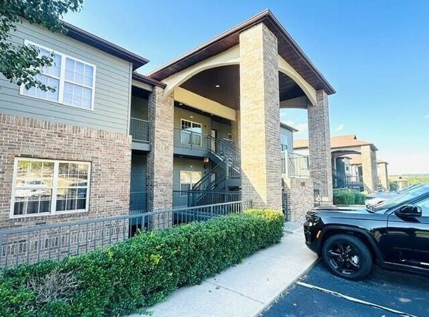1101 Golf Drive, Branson West, MO 65737