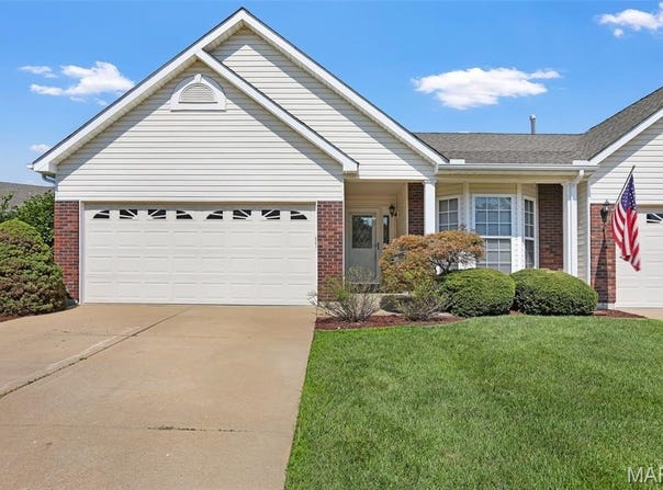 32 Green Park Lane, O'Fallon, MO 63366