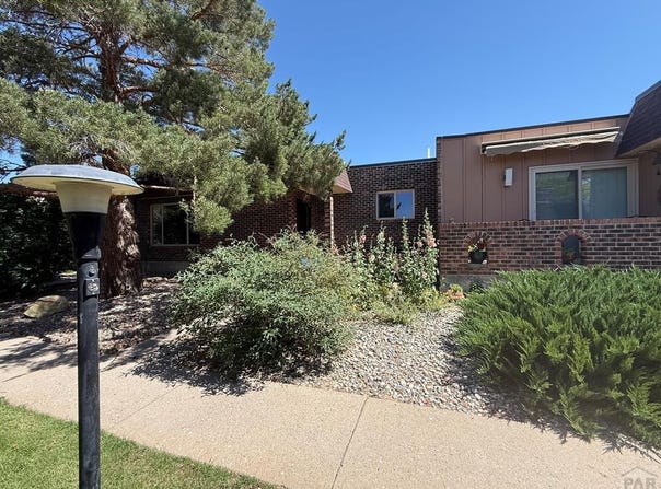 52 Villa Dr, Pueblo, CO 81001