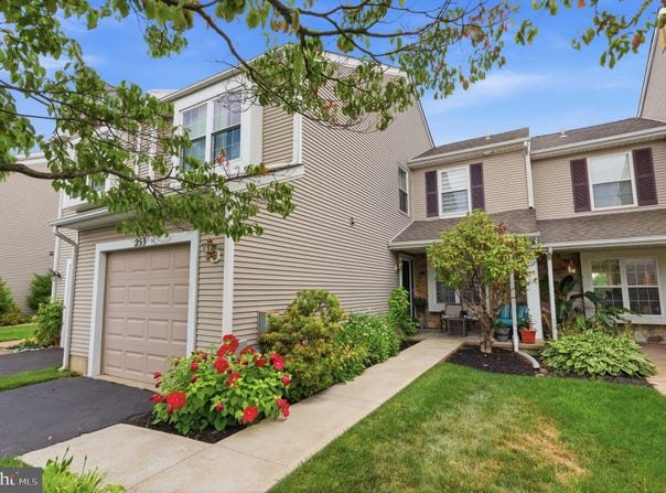253 SEQUOIA Drive, NEWTOWN, PA 18940