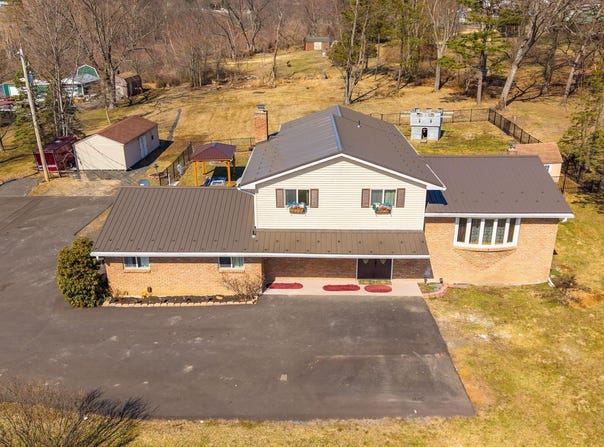 148 PENN Avenue, ELYSBURG, PA 17824