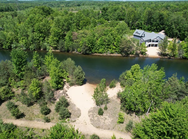 77524 Le Lac Drive, Covert, MI 49043
