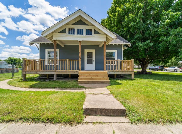 610 Fruitt Avenue, McCallsburg, IA 50154