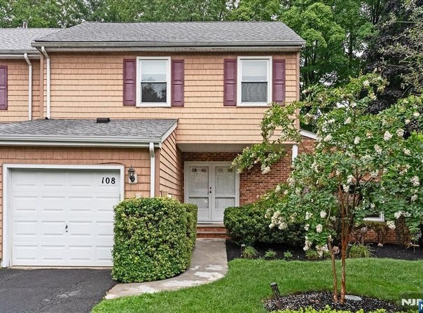 108 Saratoga Square, Wayne, NJ 07470