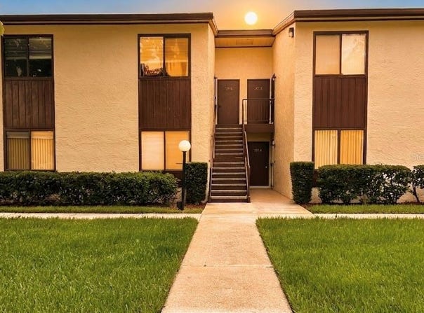 729 MIDWAY Drive, OCALA, FL 34472