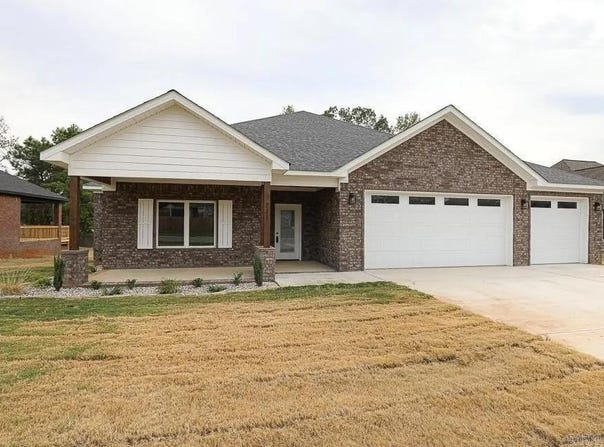 211 Grant Dr, Bryant, AR 72022