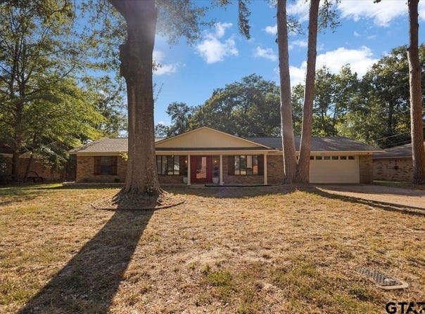 8209 Clemson Dr., Tyler, TX 75703