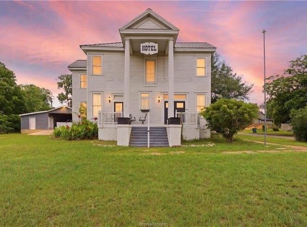 408 S Railroad Avenue, Calvert, TX 77837