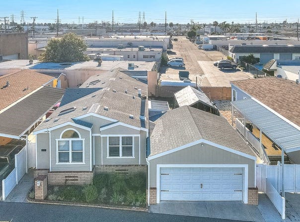 8681 Katella Avenue, Stanton, CA 90680