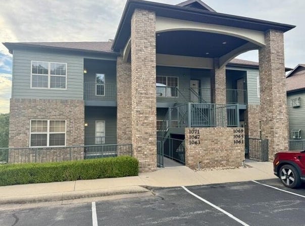 1063 Golf Drive, Branson West, MO 65737