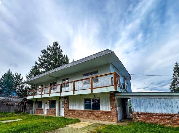 411 UPPER TERRACE Ln, Glide, OR 97443