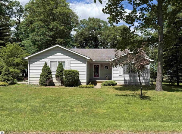 441 Lakewood Drive, East Tawas, MI 48730