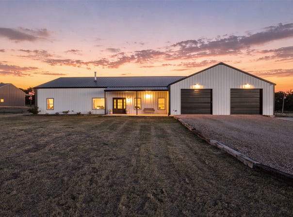 208 Chicken Field Road, Whitewright, TX 75491