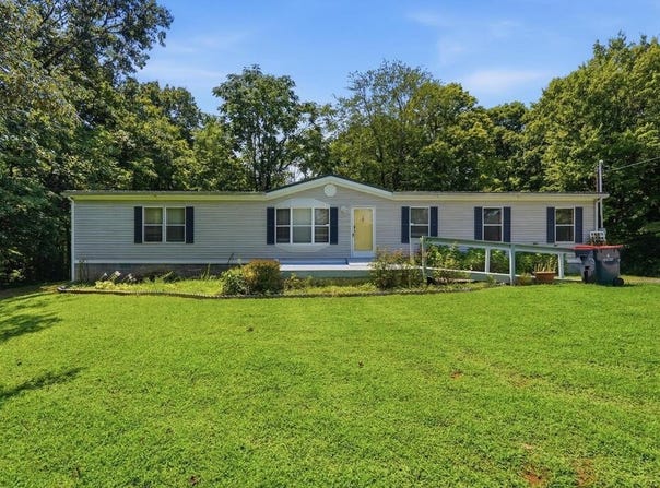 109 Doug Luna Road, Walling, TN 38587