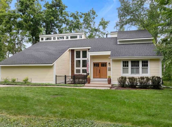 2431 GREENBRIAR, HARBOR SPRINGS, MI 49740