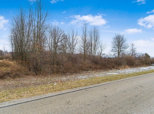 Dixon Road SW, Pataskala, OH 43062