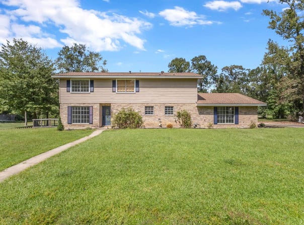 311 Willow Oak Lane, Silsbee, TX 77656