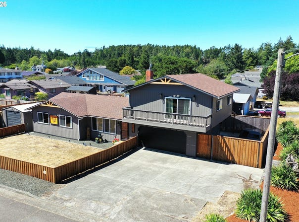 2600 15TH St, NorthBend, OR 97459