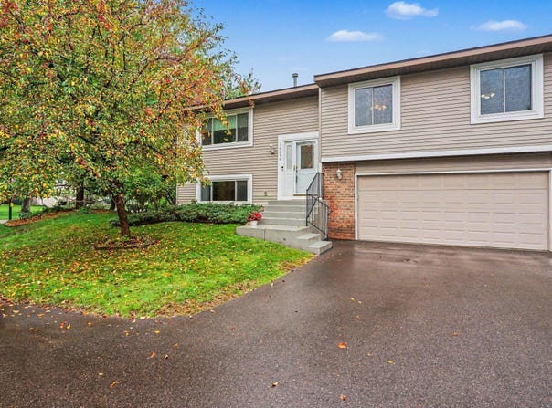 14054 Heywood Path, Apple Valley, MN 55124