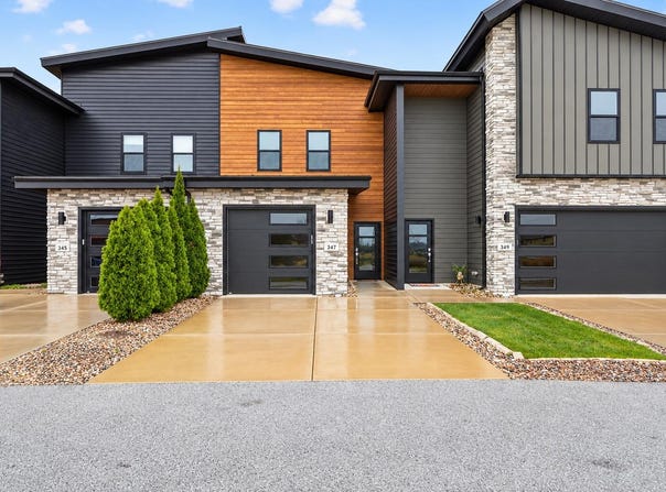 347 Sawgrass Drive, Crown Point, IN 46307