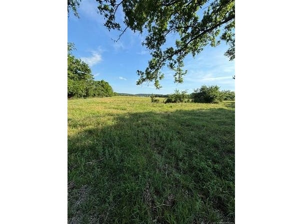 W 370 Road, Adair, OK 74330