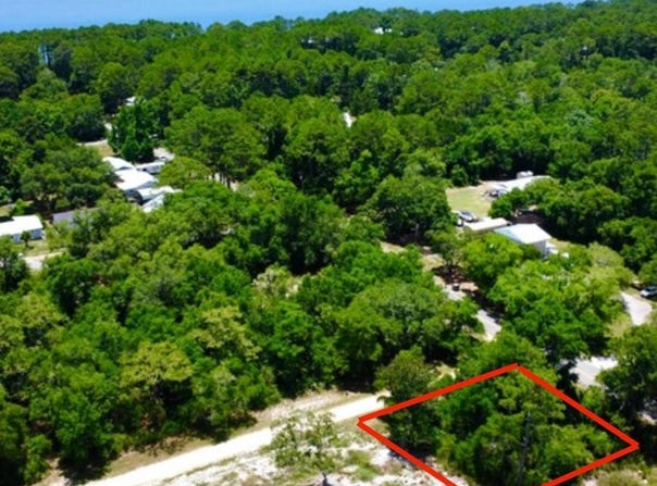 2515 Oleander Ter, Lanark Village, FL 32323