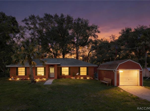 130 N Hawthorne Drive, Inglis, FL 34449