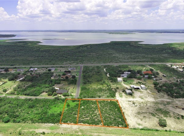Deer Run Trace lot: 55, Three Rivers, TX 78071