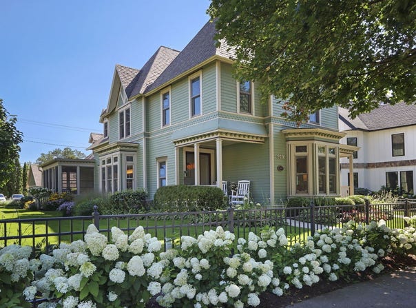 920 Geneva Street, Lake Geneva, WI 53147