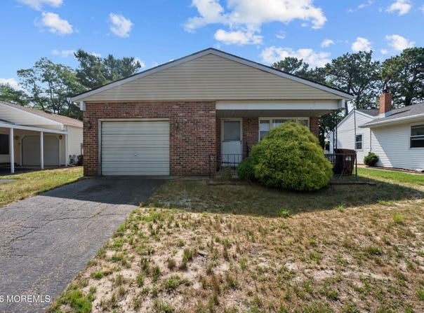 22 Encinitas Drive, Toms River, NJ 08757