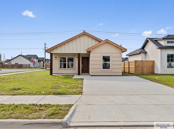 2336 W DORCAS CIRCLE, BROWNSVILLE, TX 78521