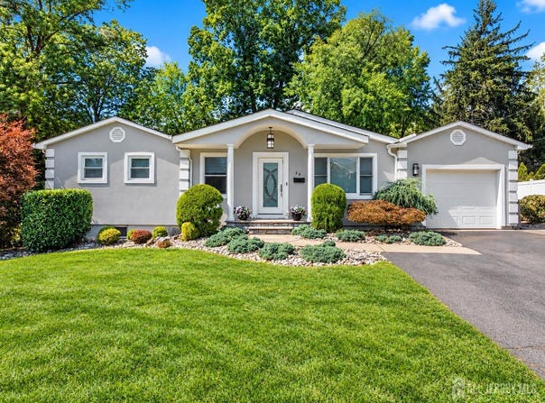 28 Bradford Road E, East Brunswick, NJ 08816