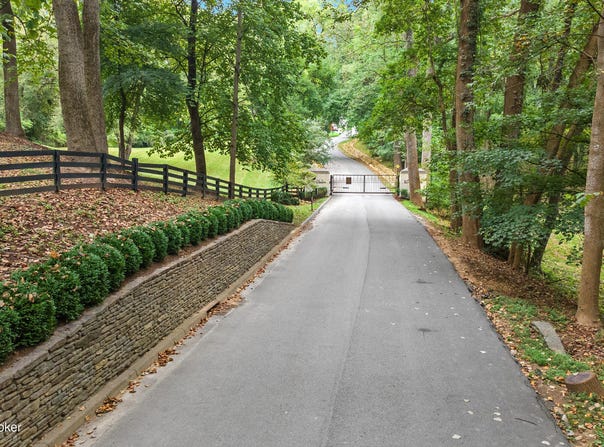 14403 River Glades Ln, Prospect, KY 40059