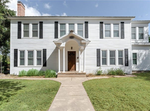 205 E Cleveland Street, Beeville, TX 78102