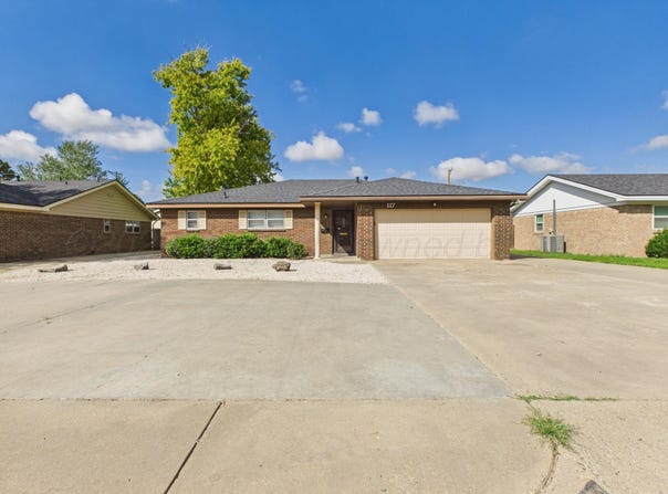 117 Dallam Avenue, Dumas, TX 79029