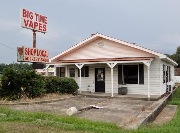 711 Memorial Blvd., Picayune, MS 39466