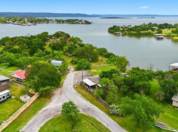 1412 Parkway, Tow, TX 78672