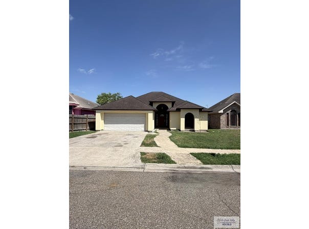 3220 DIVINA DR., BROWNSVILLE, TX 78526