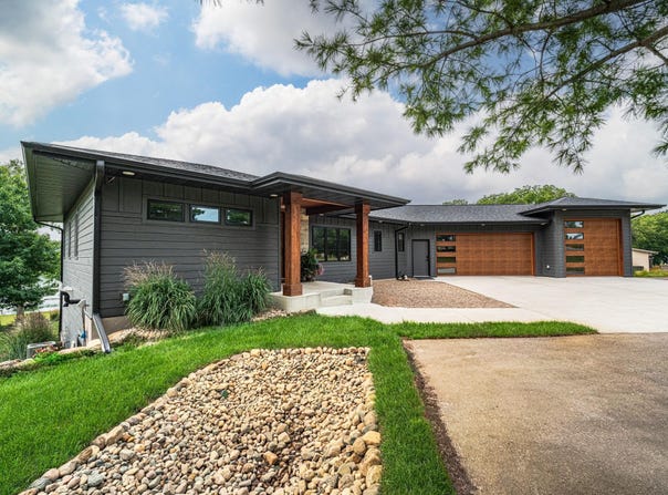 48953 N Shore Road, Waterville, MN 56096