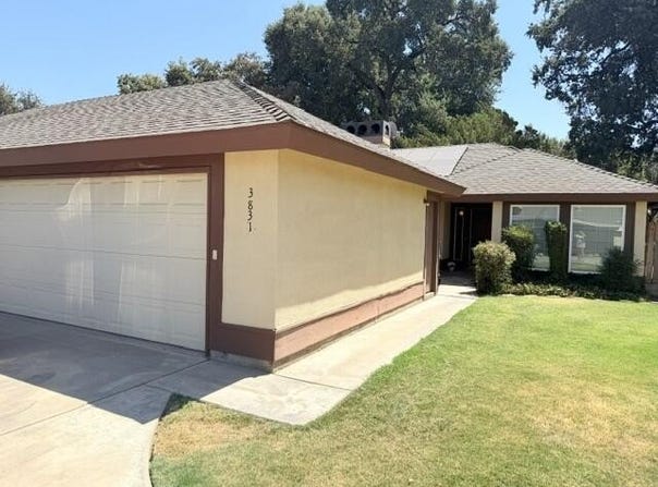 3831 W Hillsdale Avenue, Visalia, CA 93291