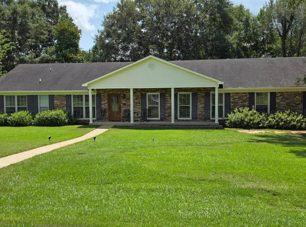 2140 PINEVIEW Cir, Fayette, AL 35555