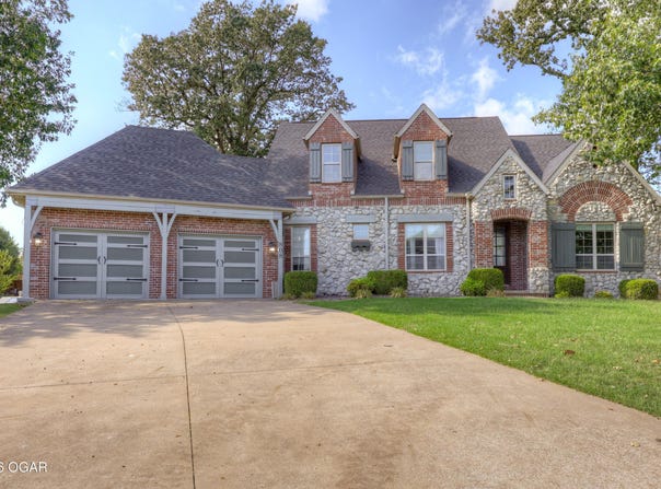 808 Copper Oaks Drive, Carl Junction, MO 64834