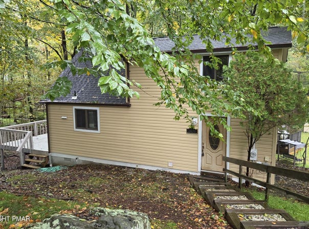 3420 Crestwood Drive, East Stroudsburg, PA 18301