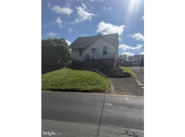1002 E FOX CHASE Road, JENKINTOWN, PA 19046