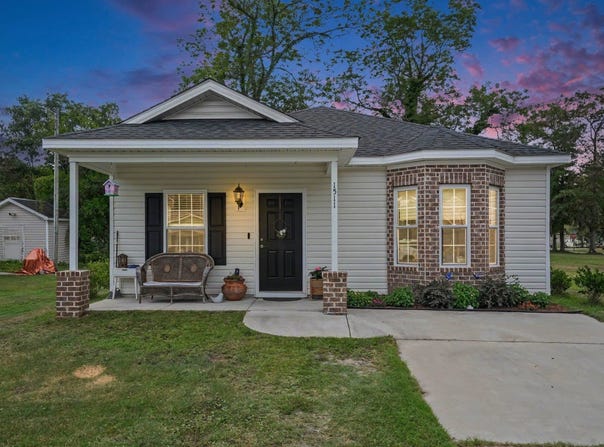 1511 6th Ave., Conway, SC 29526