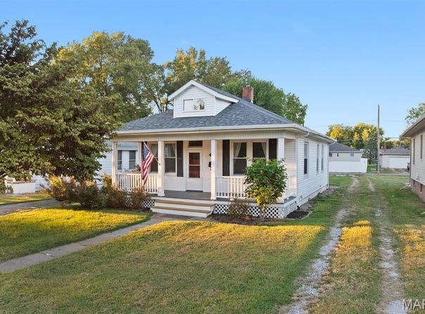 418 E Adams Street, O'Fallon, IL 62269