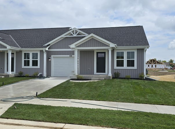 624 Harvest Ln, Hartford, WI 53027