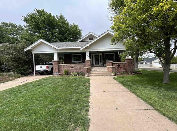 802 W 3rd St, Pratt, KS 67124